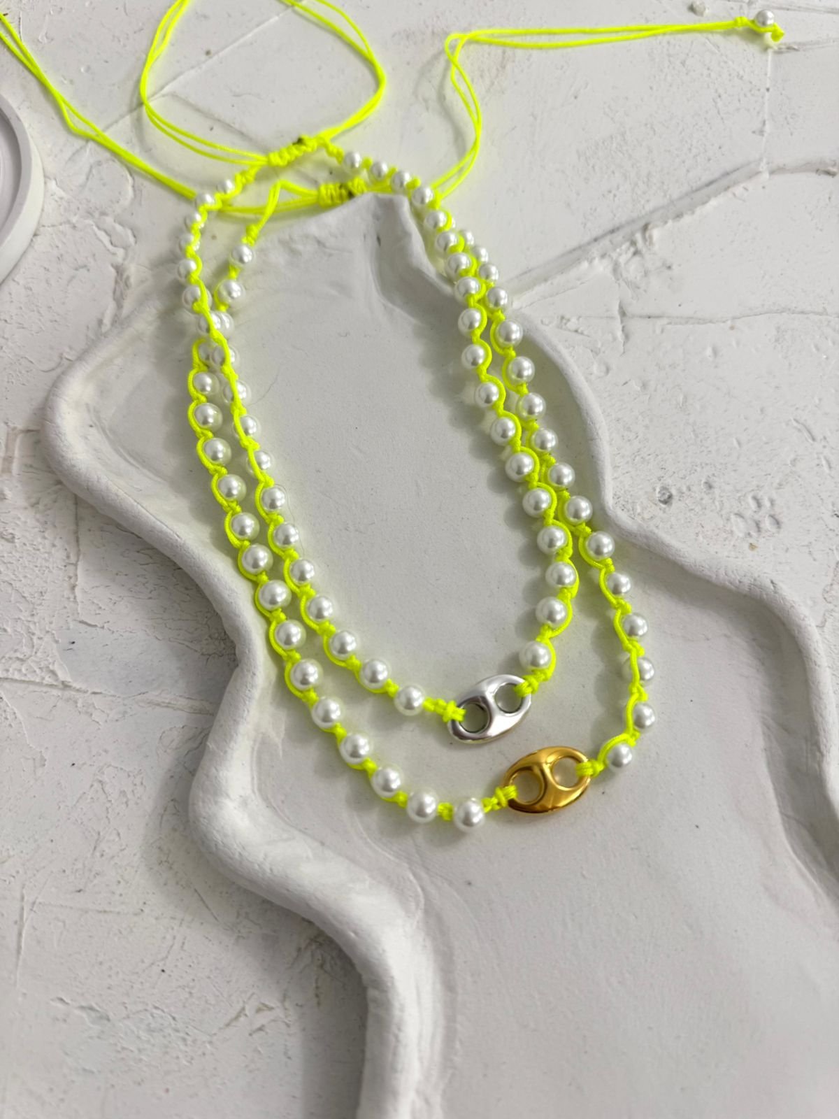 Neon Pearl