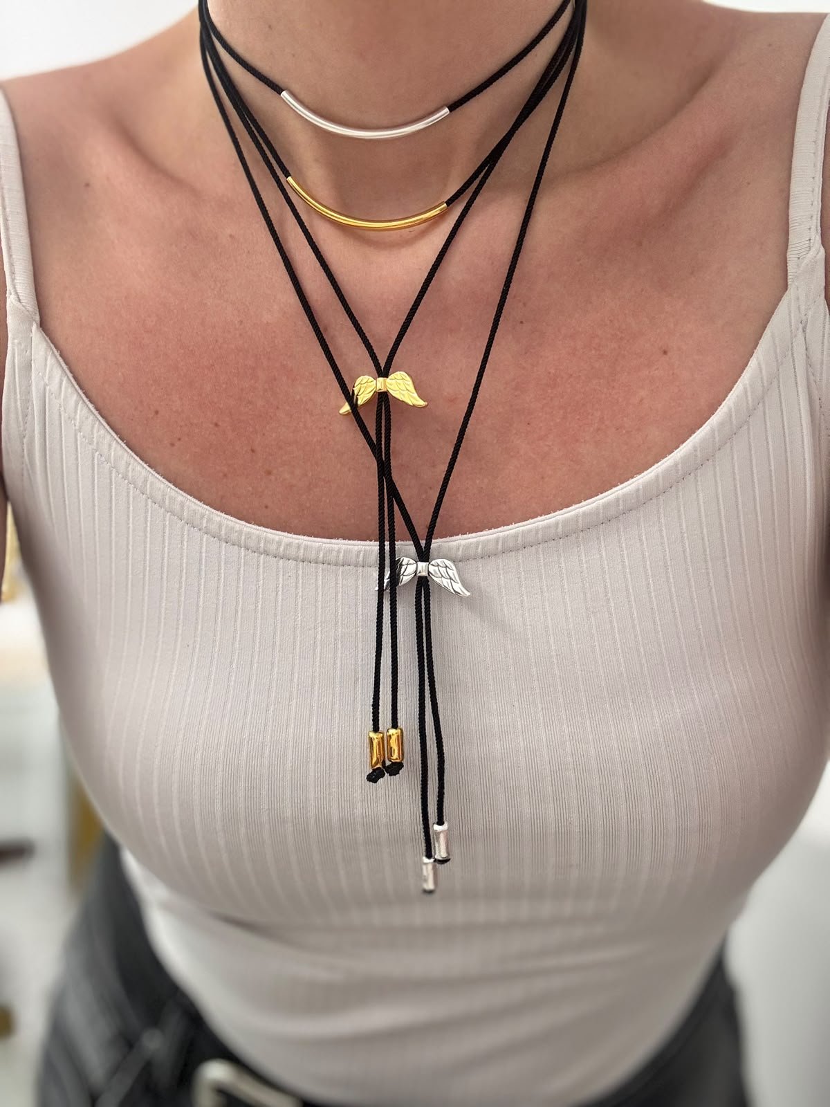 Feather bar